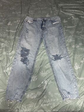 Light Blue Distressed Women’s Jeans